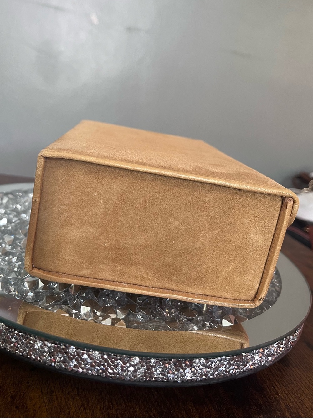 Vintage Coach Tan suede Turn lock jewelry box - Picture 4 of 12